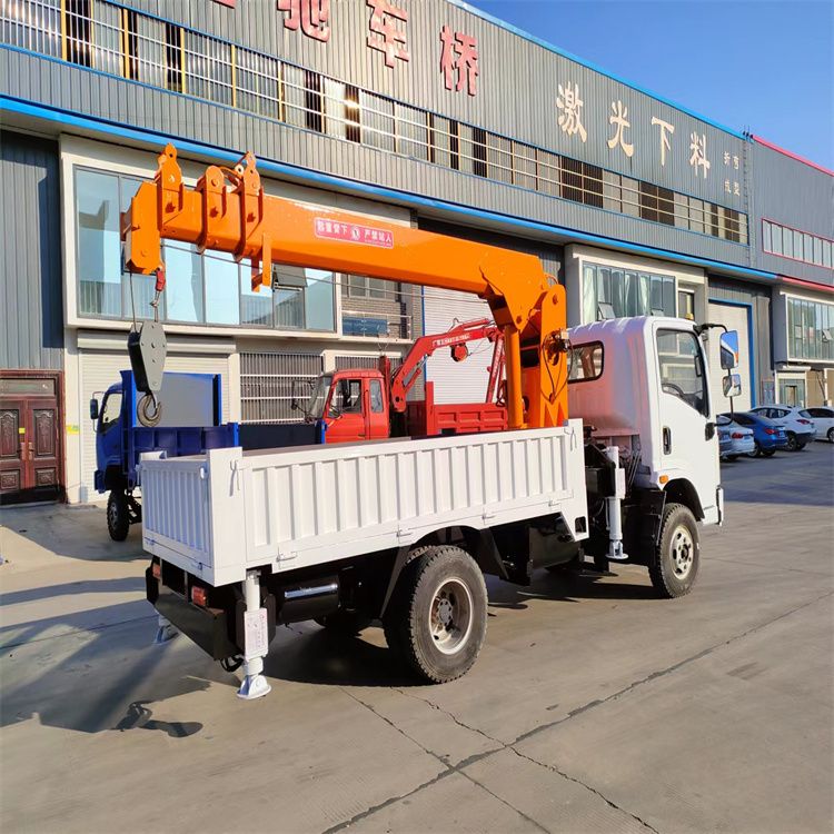 金峰乡三轮随车吊定制 农用改装机自备吊中瑞长期出售